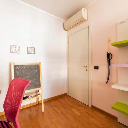 Milano Rogoredo Apartment With Garage Exterior foto